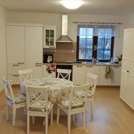 Apartment Ve Skolce *